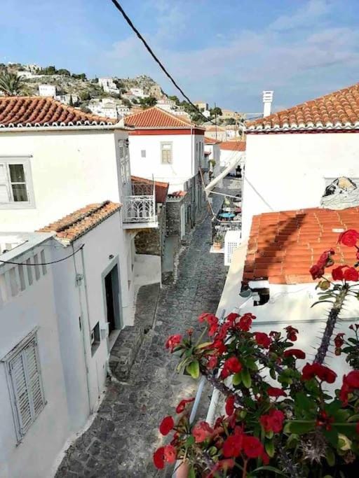 Hydra's Hidden Gem Apartment in Islands