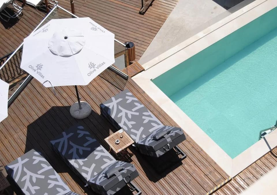 Patio, Day, Pool view, Swimming pool, sunbed