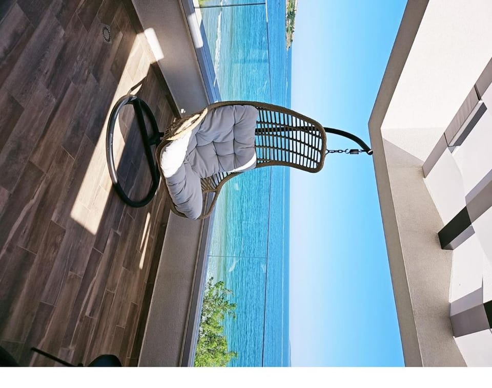 Day, Natural landscape, View (from property/room), Balcony/Terrace, Seating area, Beach, Sea view, sunbed