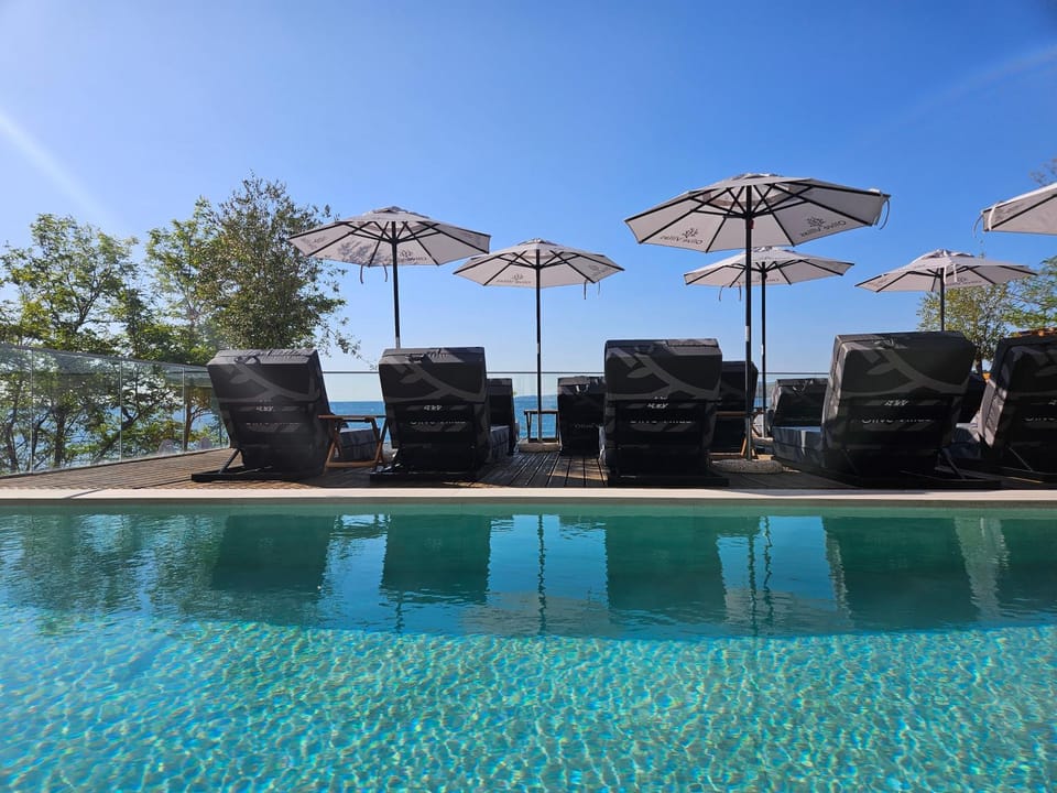 Day, Balcony/Terrace, Pool view, Sea view, Swimming pool, sunbed