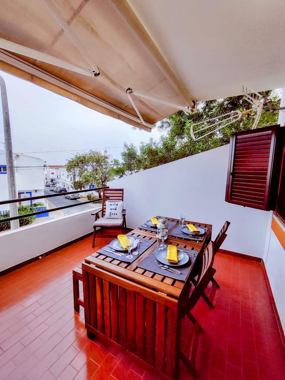 View (from property/room), Balcony/Terrace, Dining area