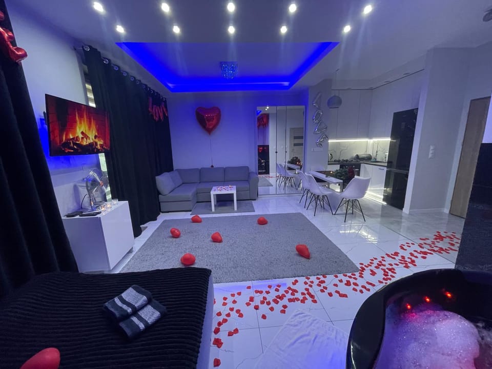 Communal lounge/ TV room, Seating area, Evening entertainment