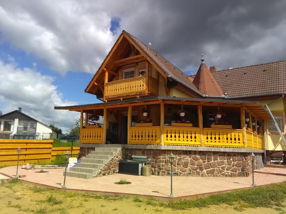 Gästehaus Kathi Campingplatz Buschcamper Campground/ 
RV Resort in Hungary