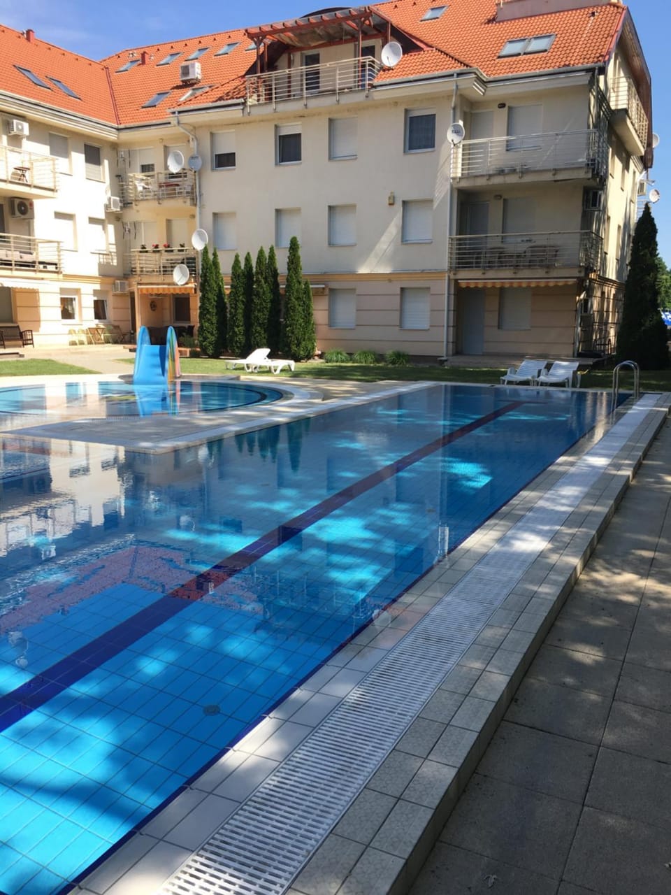 Swimming pool