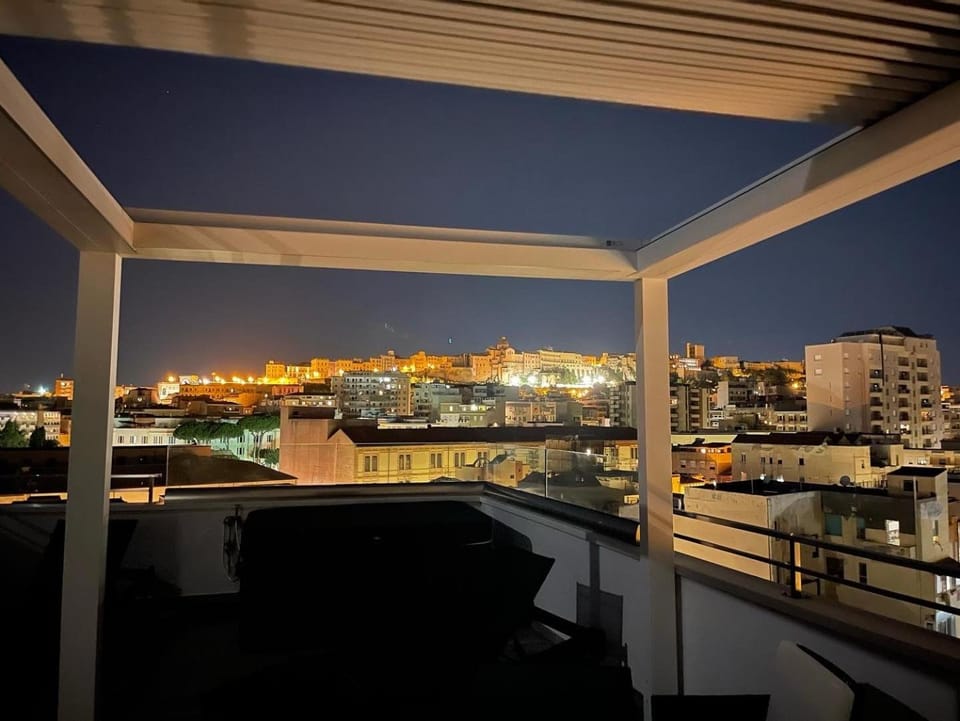 Balcony/Terrace, City view