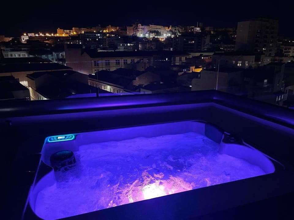 City view, Swimming pool