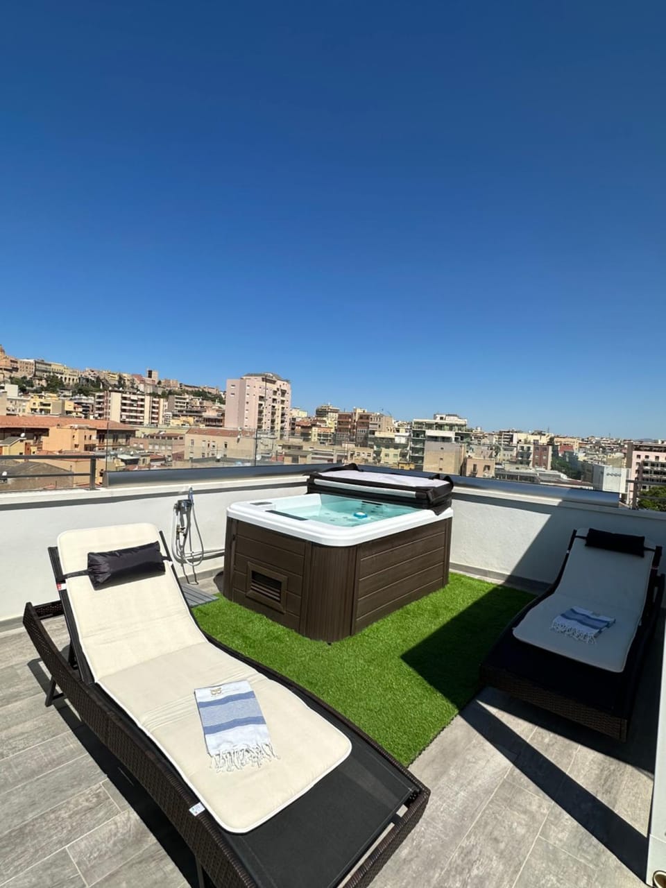 View (from property/room), City view, Pool view