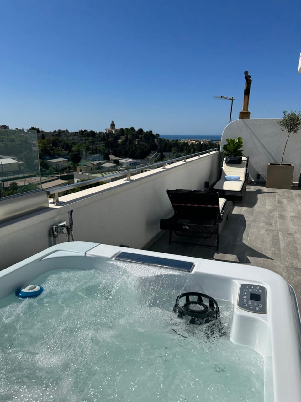 Hot Tub, Hot Tub, Sea view