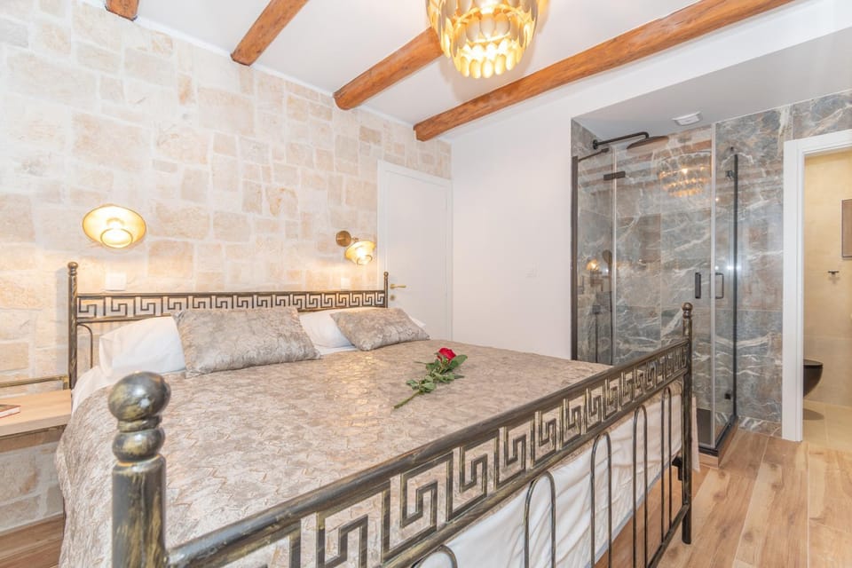 Ivka Makarska - modern and luxurious oldtown apartament Apartment in Makarska