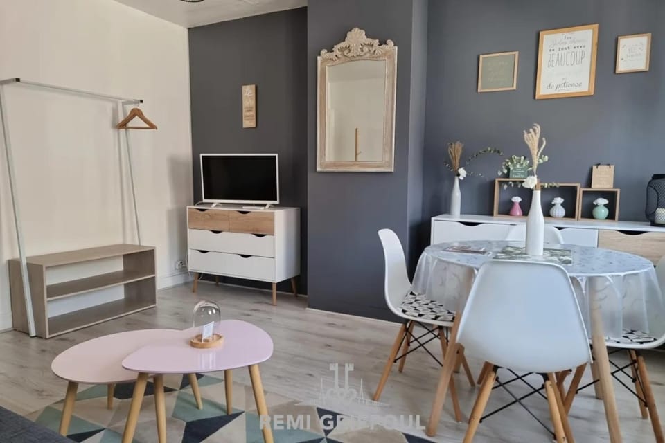 Douceur Marine Cozy 2P Tranquility in the Heart of Honfleur Apartment in Honfleur