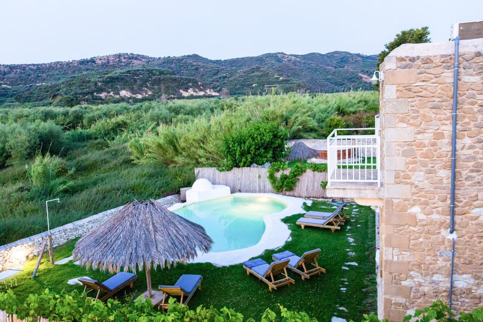 Property building, Garden view, Mountain view, Swimming pool