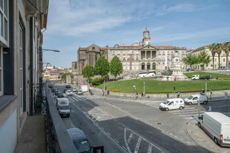 Nearby landmark, City view, Street view