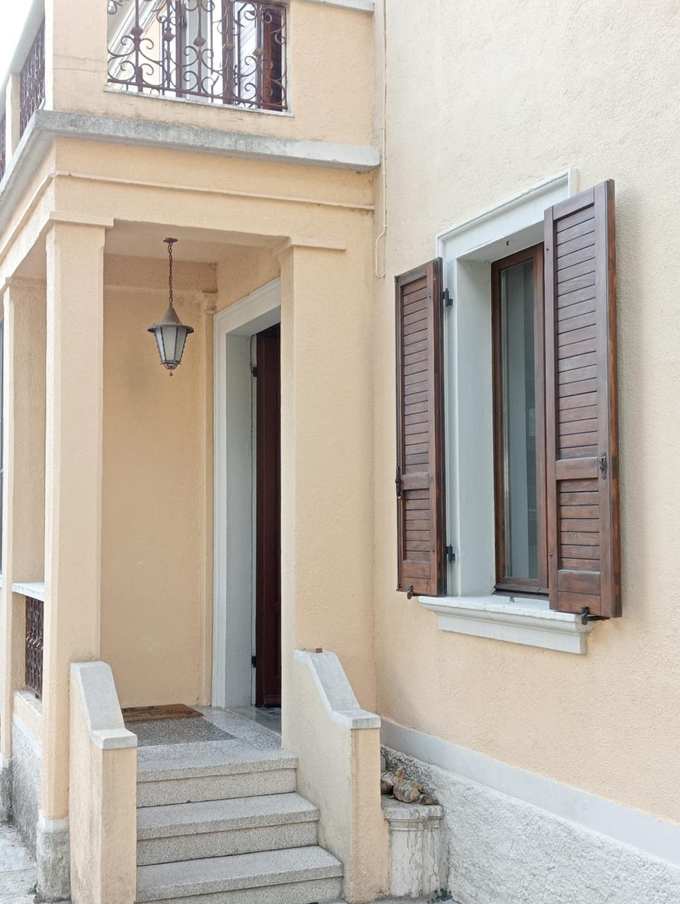 Facade/entrance