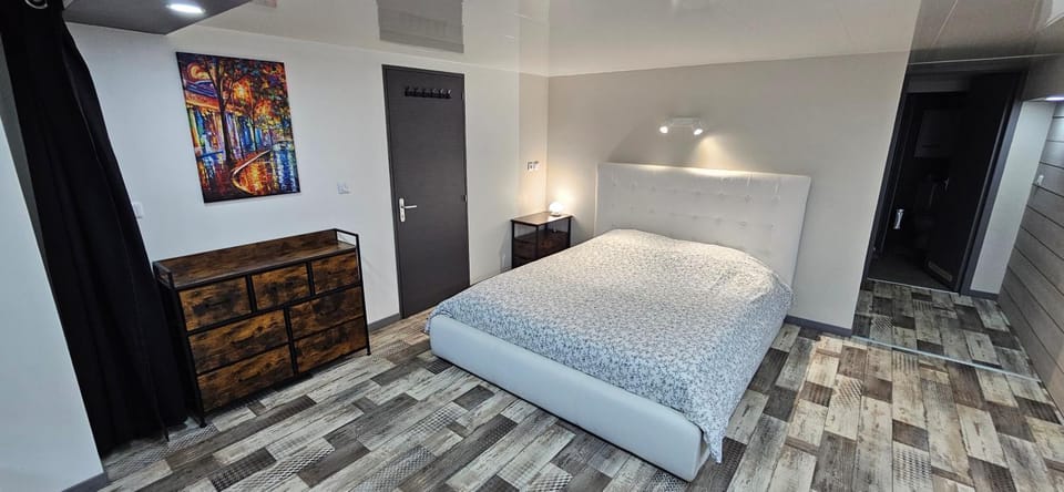 hello dole Apartment in Dole