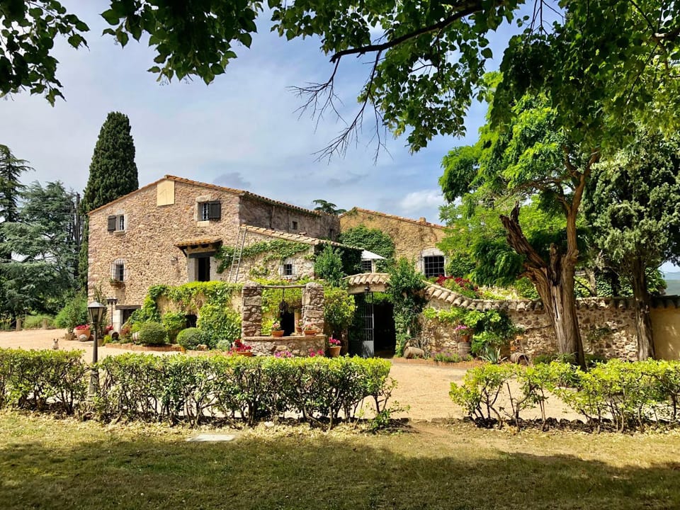 Property building, Facade/entrance, Garden view