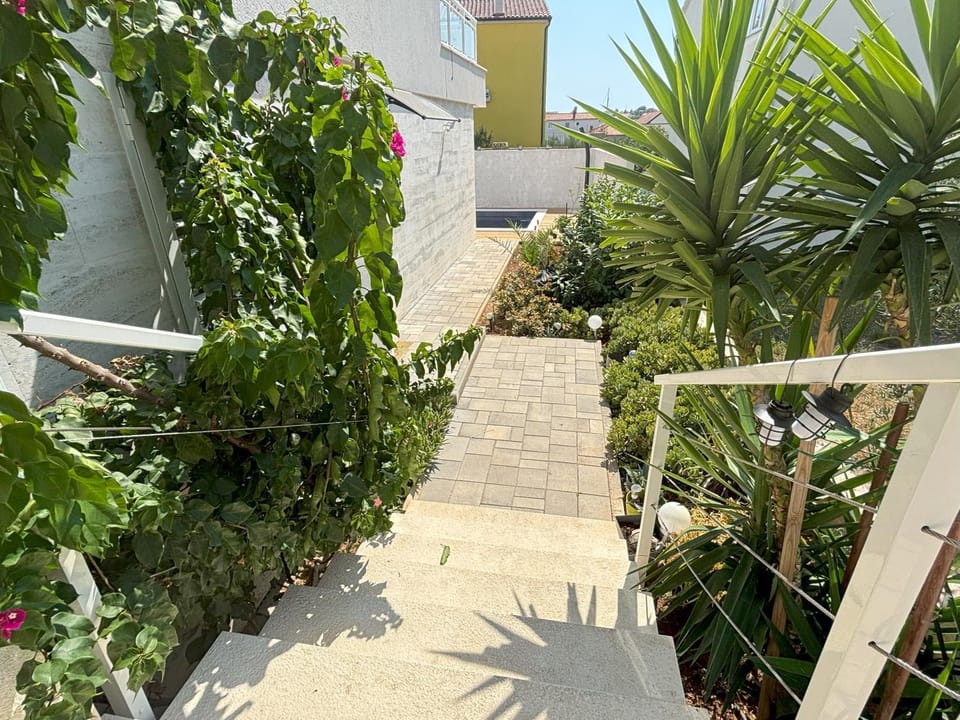Vila Regina Apartment Paloma with Swimming Pool Apartment in Tisno