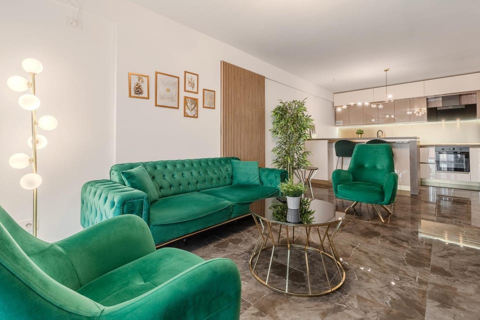 Kitchen or kitchenette, Living room, Seating area