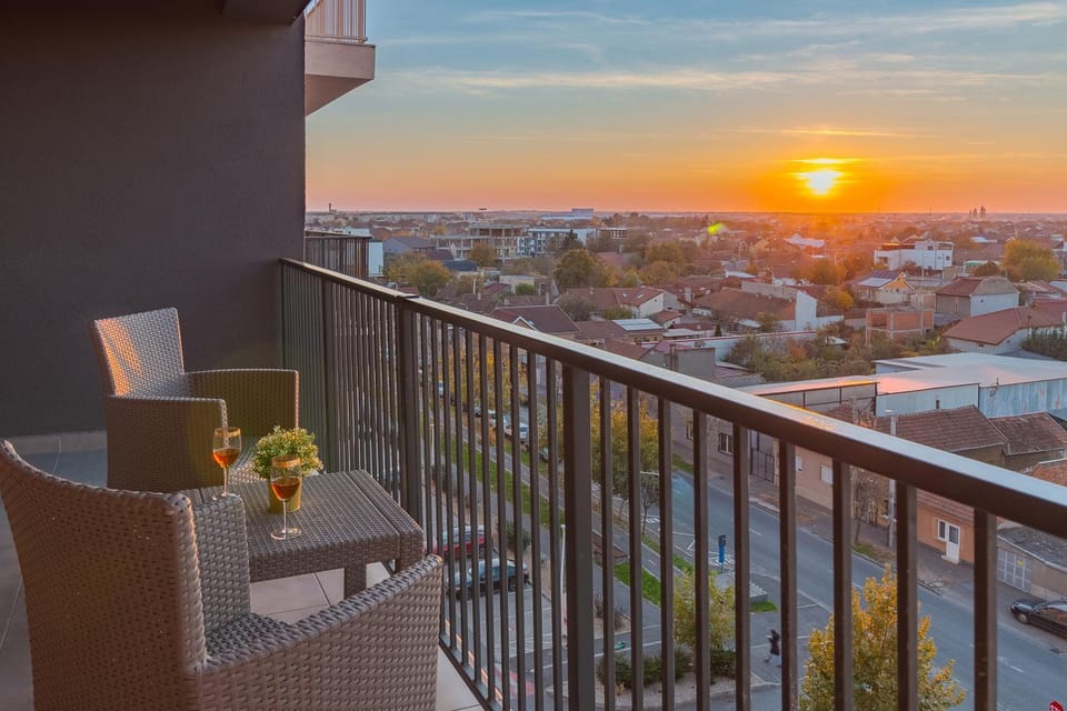 View (from property/room), Balcony/Terrace, City view, Sunset