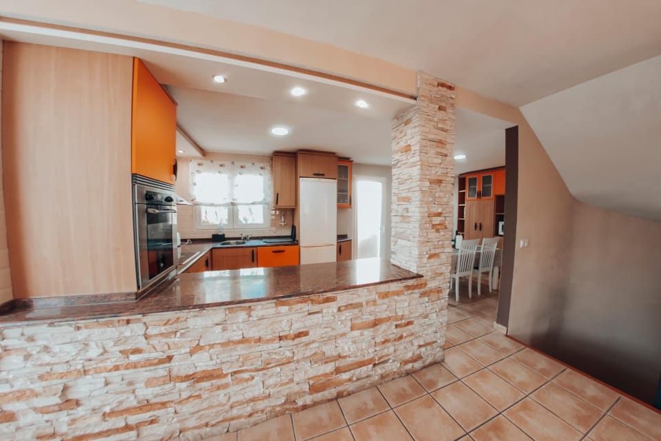 Kitchen or kitchenette, oven, stove