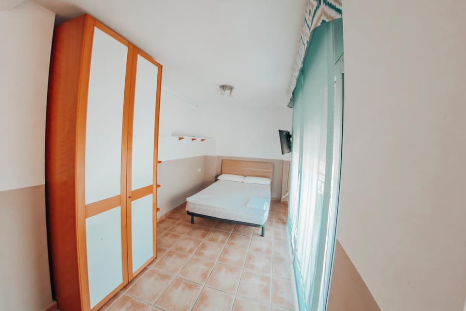 Bed, Photo of the whole room, Bedroom, wardrobe