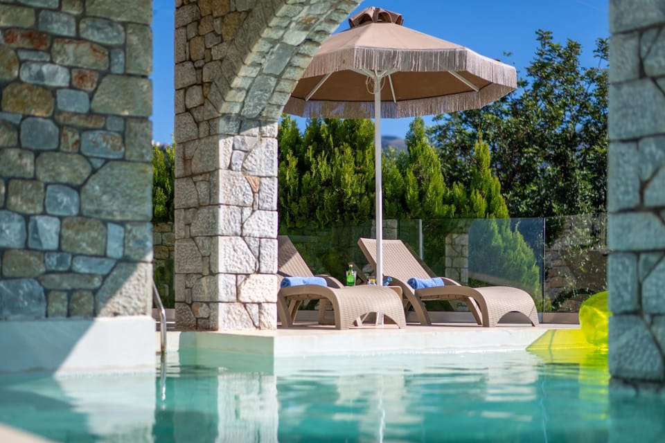 Pool view, Swimming pool, sunbed