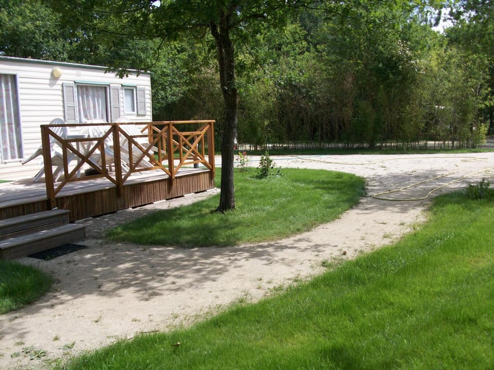 Mobilhome 2 calme et tranquilité Campground/ 
RV Resort in Vendays-Montalivet