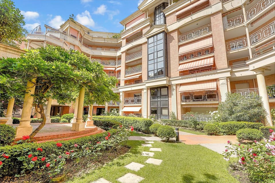 Property building, Facade/entrance