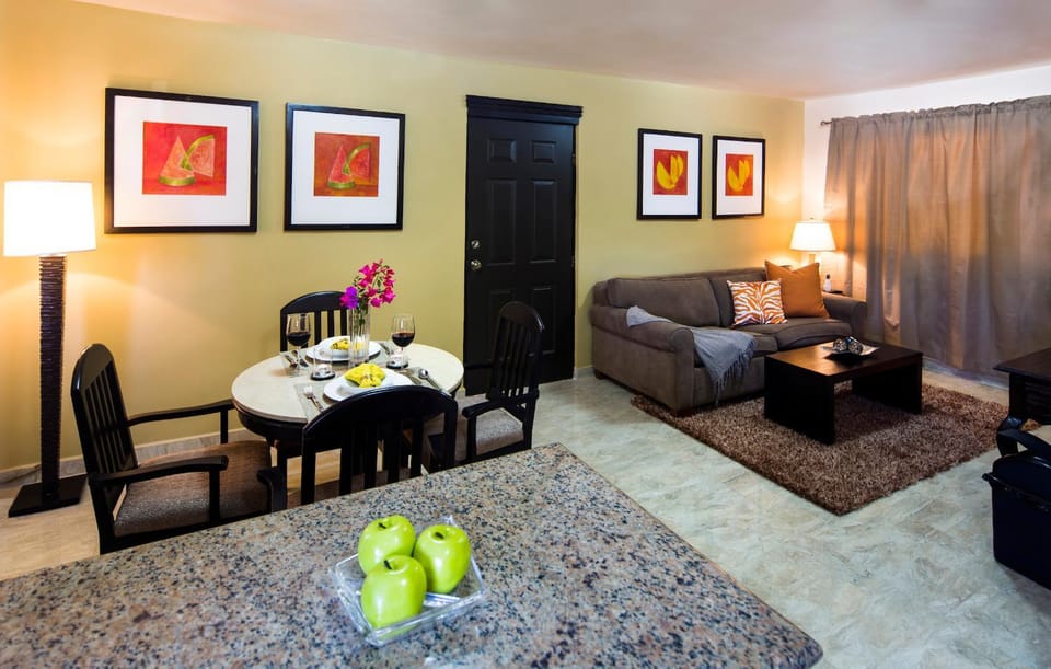 Living room, Dining area