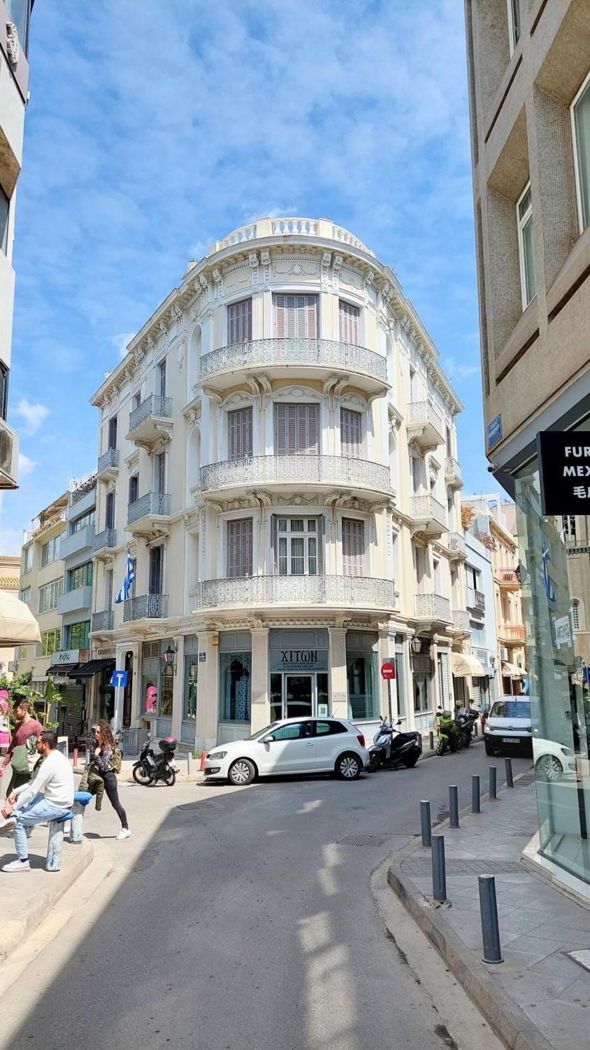 Elegant apartment under the Acropolis Apartment in Plaka