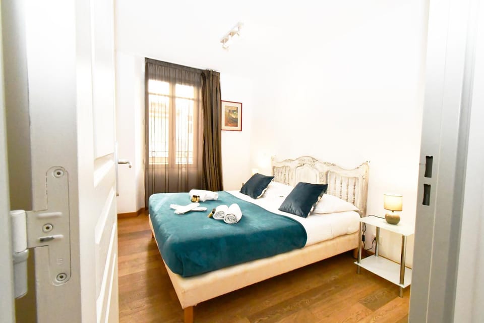 The Old Port chez Antonella Apartment in Cannes