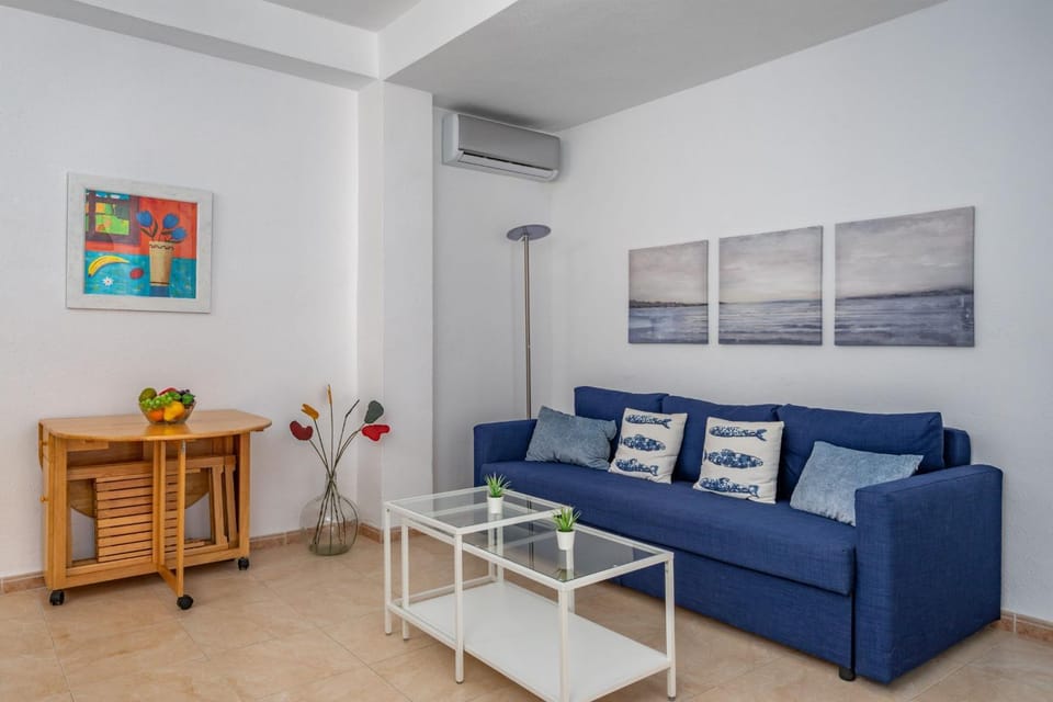 Living room, air conditioner