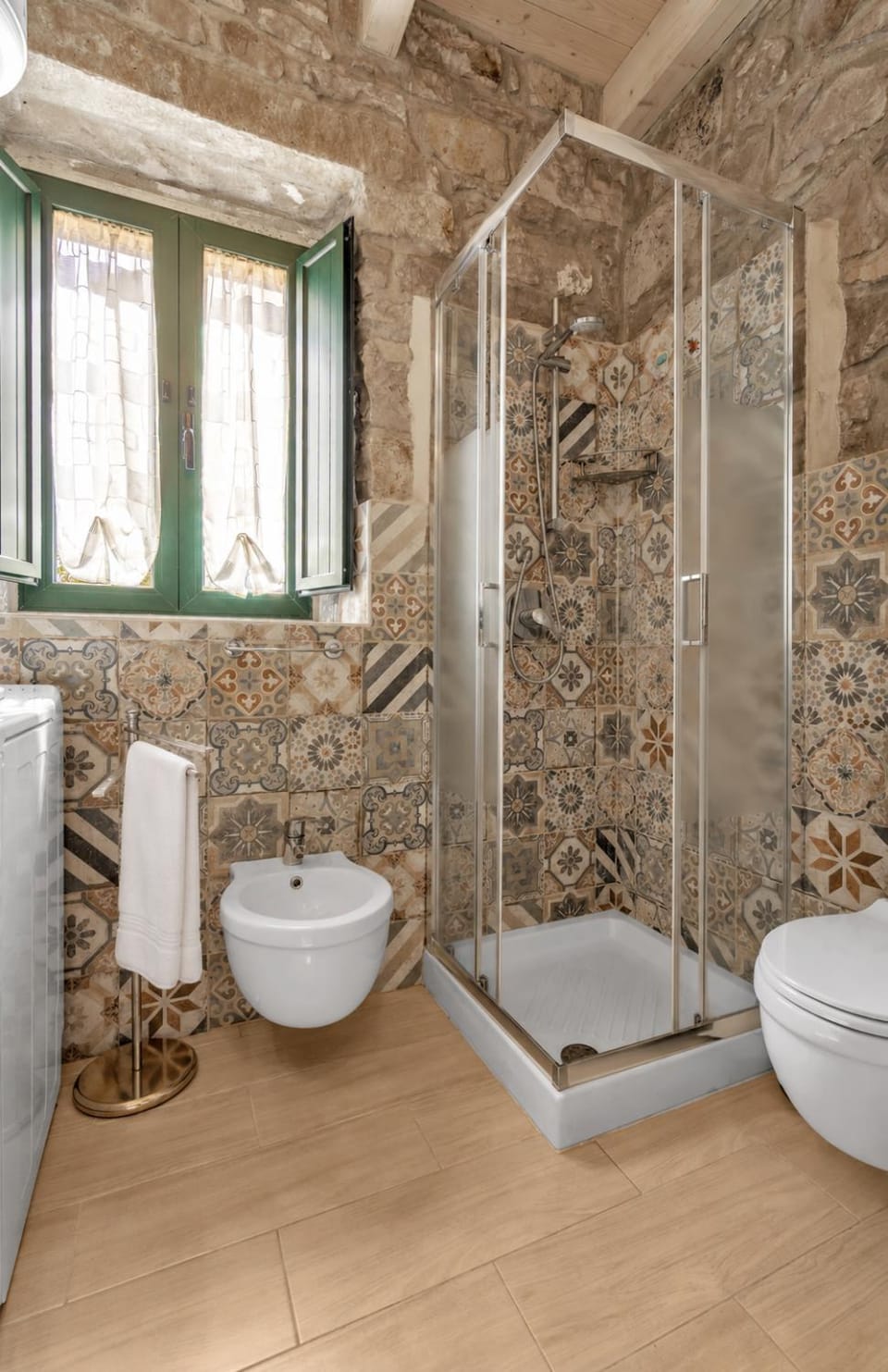 Shower, Toilet, Bathroom, bidet, towels