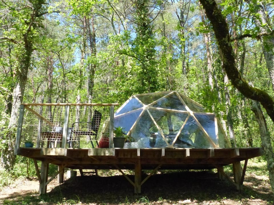 Arborea, nuits insolites au cœur de la forêt Luxury tent in Montignac