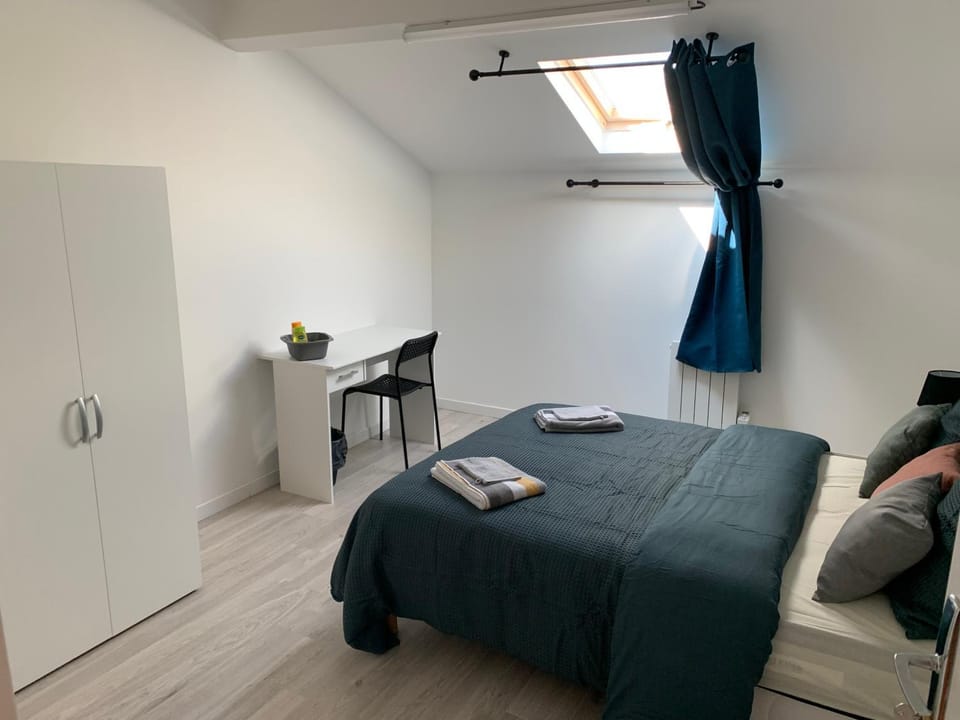 Bed, Bedroom