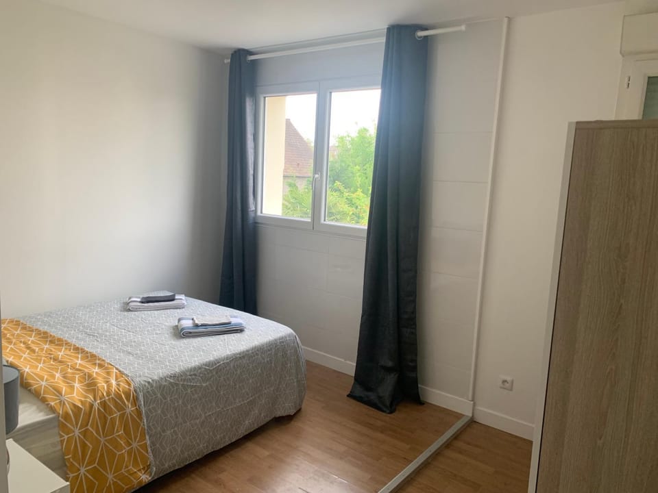 Bed, Bedroom