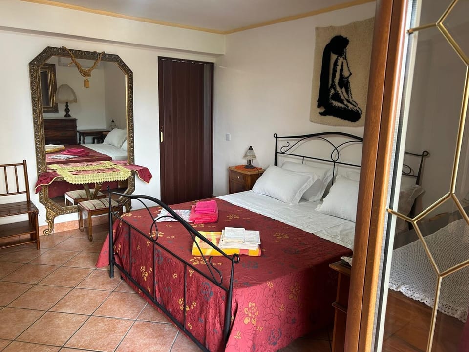 Bed, Bedroom, towels, wardrobe