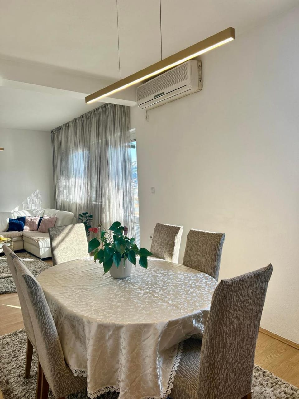Living room, Seating area, Dining area, air conditioner