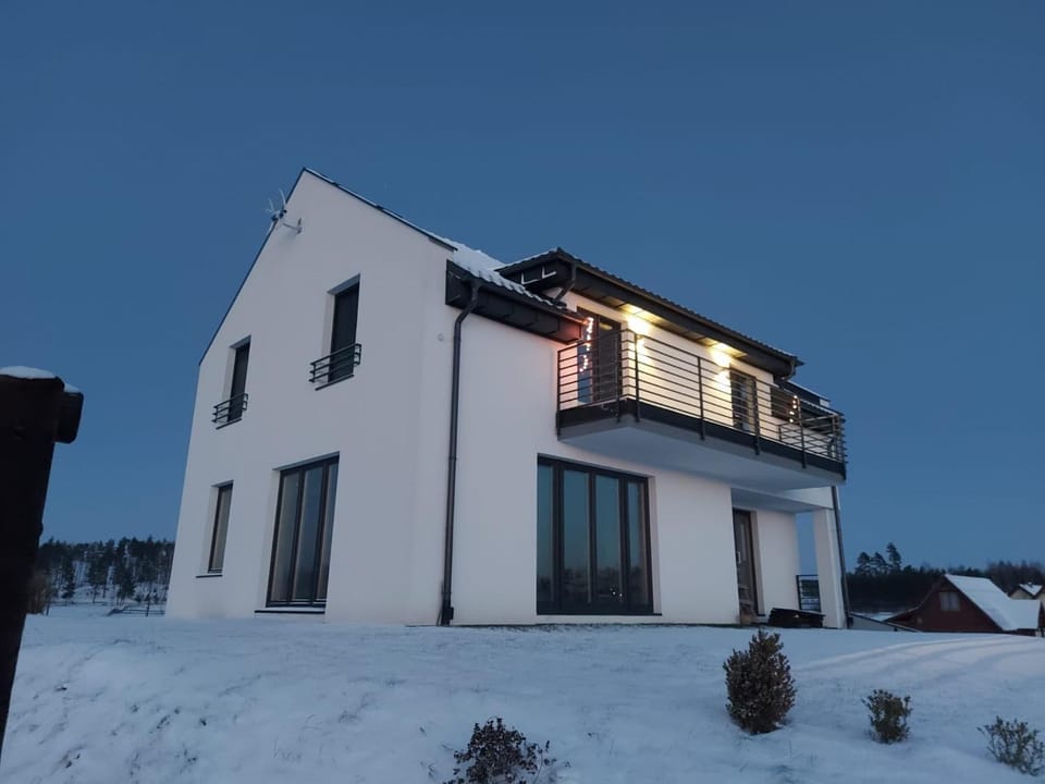 Property building, Winter