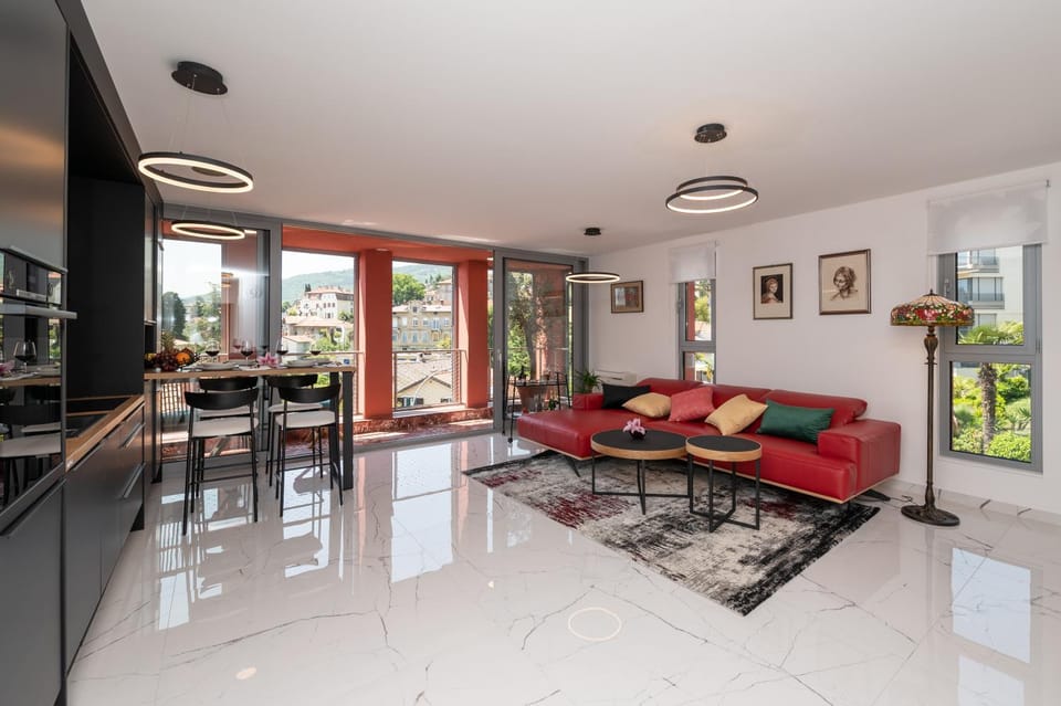 View (from property/room), Balcony/Terrace, Living room, Seating area, kitchen