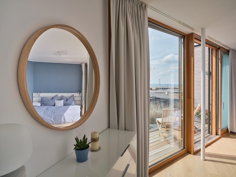 View (from property/room), Balcony/Terrace, Bedroom