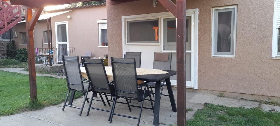 Lelle Lelke Apartmanház Apartment in Hungary