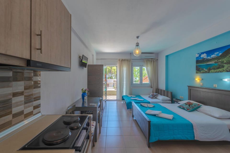 Kitchen or kitchenette, Photo of the whole room