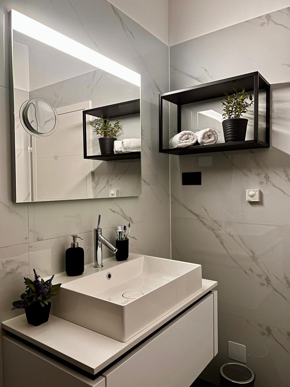 Bathroom, towels