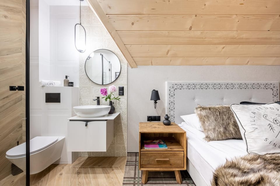 Bathroom, Photo of the whole room