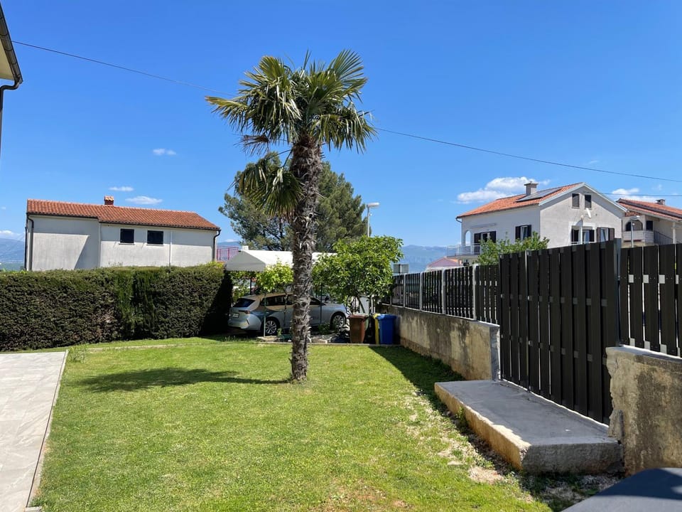 Garden view, Parking