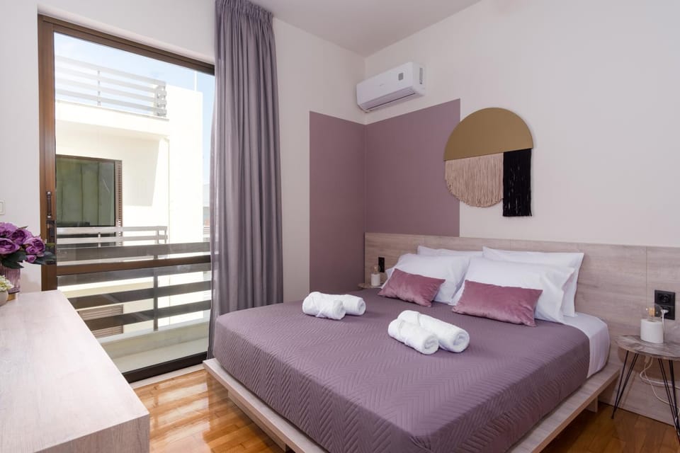 Bed, Balcony/Terrace, Balcony/Terrace, Photo of the whole room, Bedroom