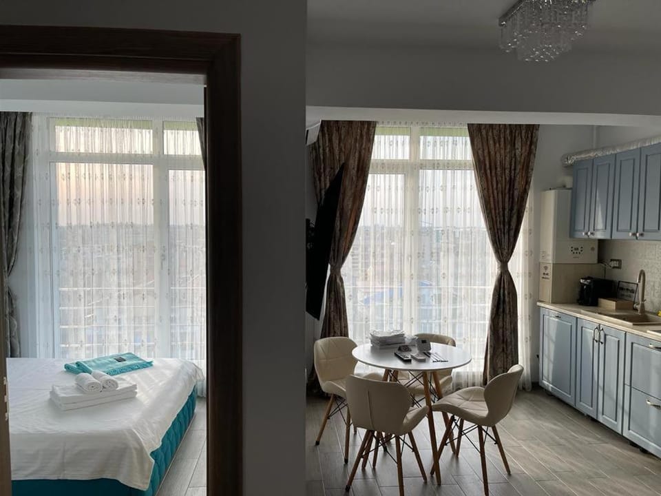 Michael By the Sea - Alezzi Beach Resort Apartment in Constanța County