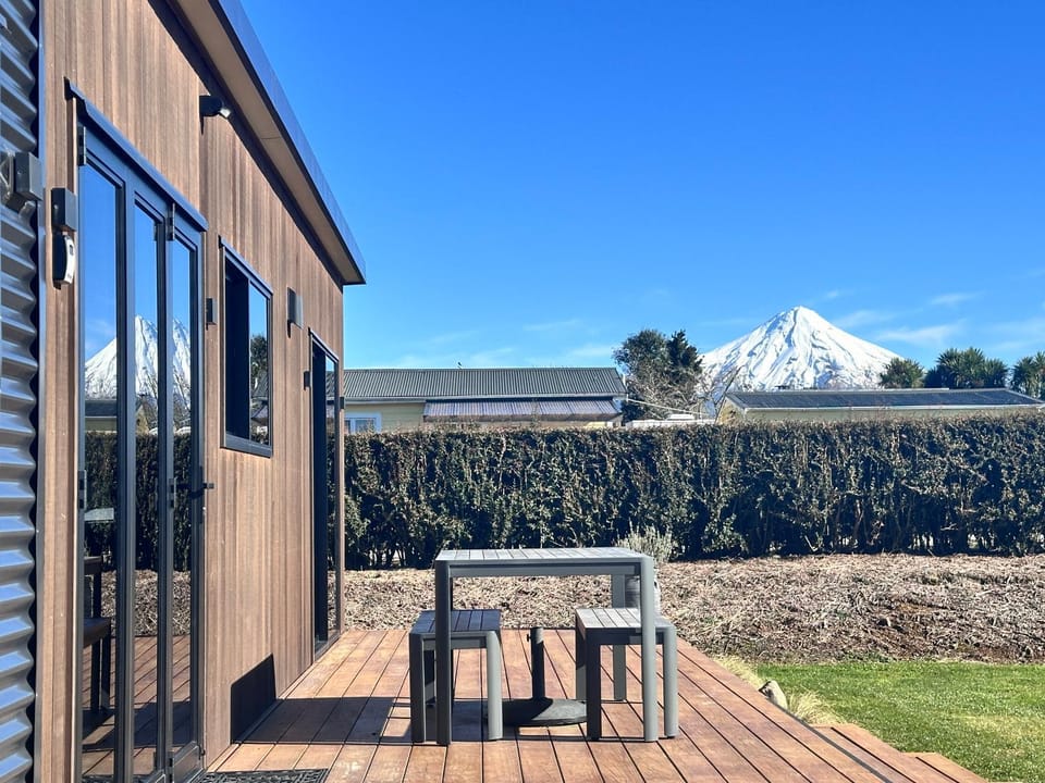 Peaceful On Pembroke with Mini Putt House in Taranaki, New Zealand