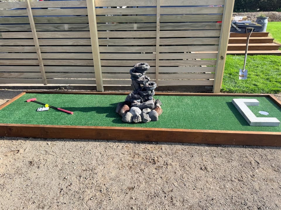 Peaceful On Pembroke with Mini Putt House in Taranaki, New Zealand