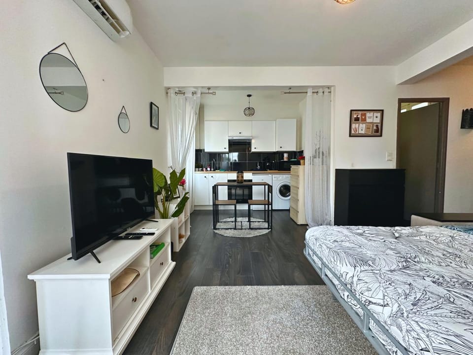 Kitchen or kitchenette, Lunch, Lunch, stove, stove, kitchen, kitchen